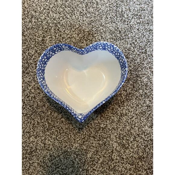 Heart Shaped - Deep Baking Dish - White With Blue Edge - 8” x 6” - Picture 1 of 6